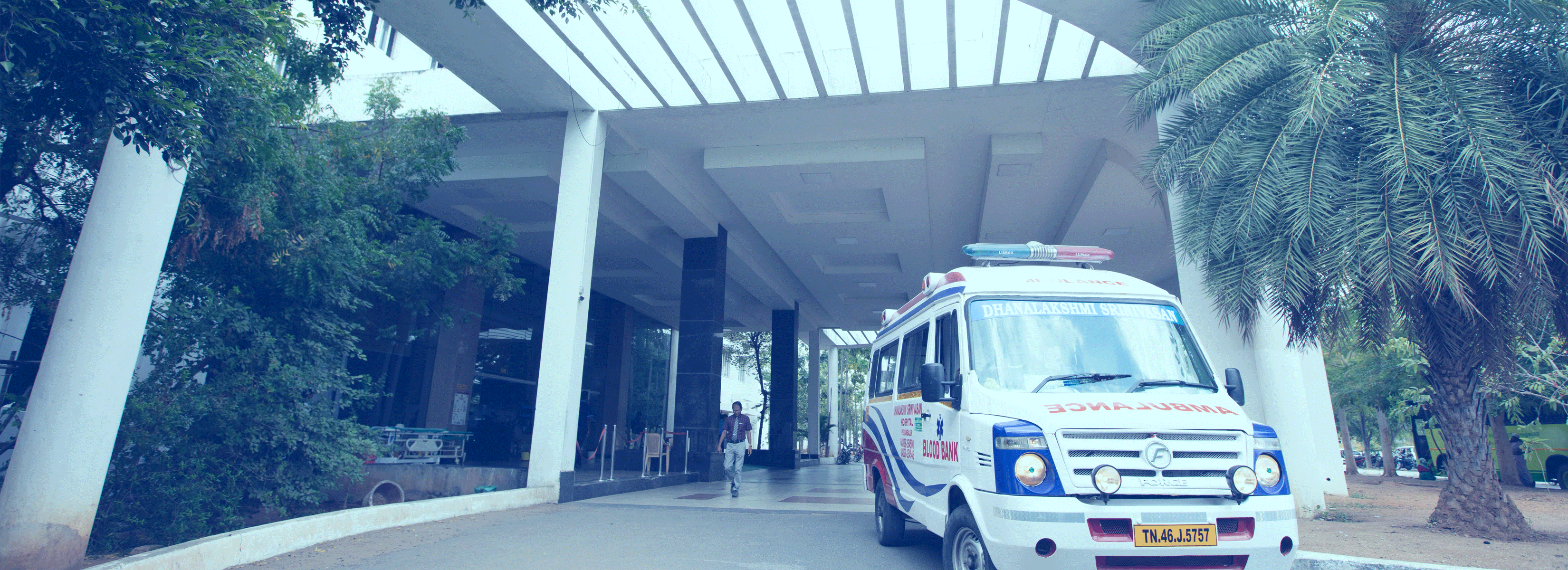 Dhanalakshmi_Srinivasan_Hospital_Building_with_ambulance